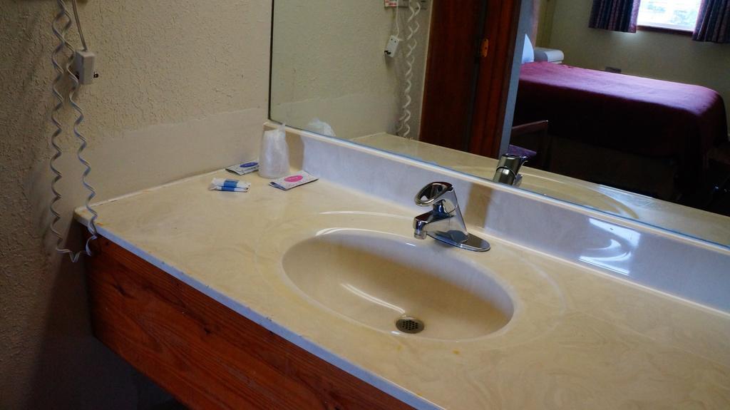 Royale Inn Kansas City Værelse billede